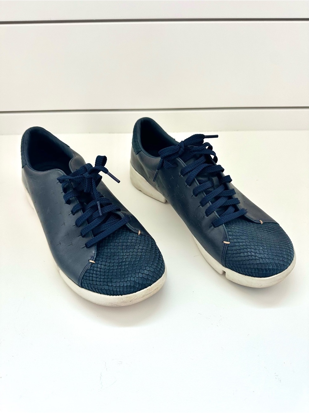 Clarks Artisan Trigenic navy textured sneaker